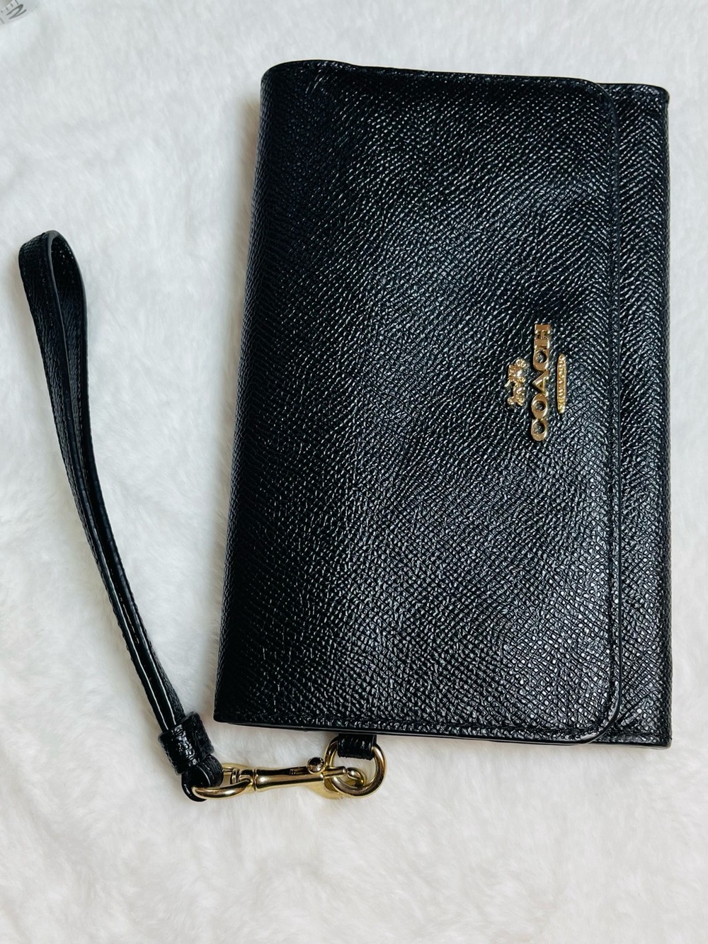 Coach Authentic Classic Black Women's Wristlet Wallet - Sleek Card Organizer